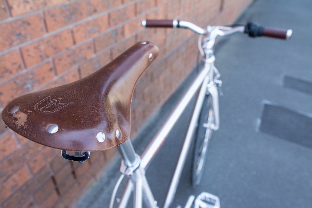 fullpage buying a commuter bike complete buyers guide commuter saddle