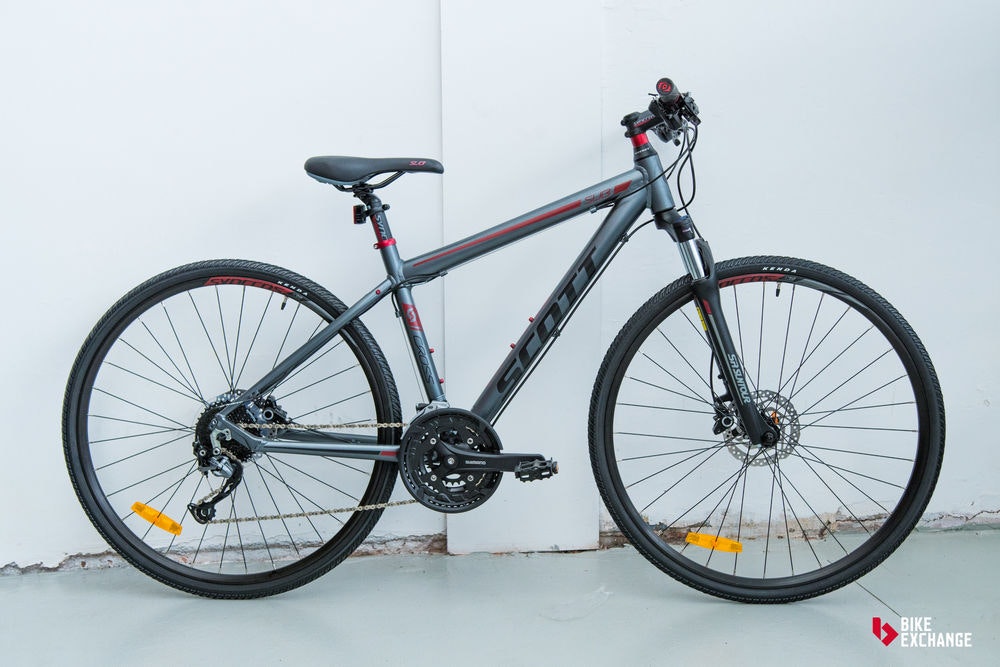 fullpage buying a commuter bike complete buyers guide hybrid bike