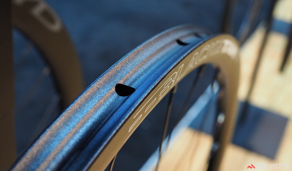 Boyd Cycling Black and tan tubulars alloy wheelset cyclocross InterBike 2016 CyclingTips 43083