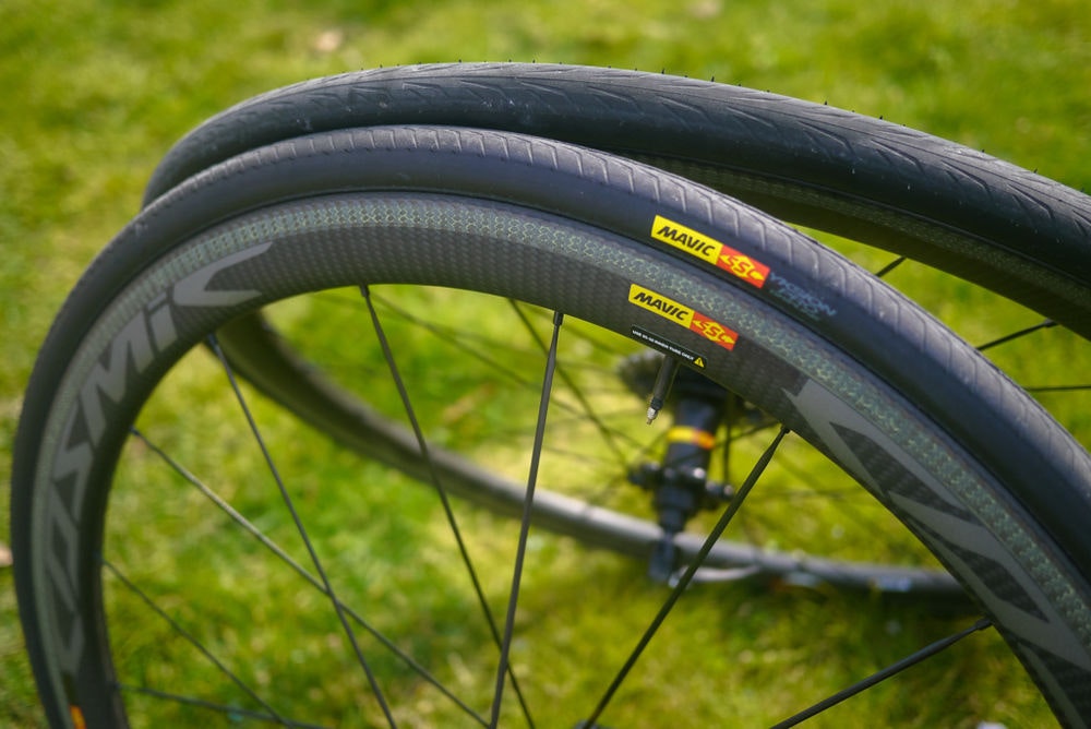 fullpage Mavic Wheels from the side